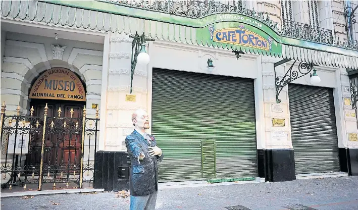  ?? G. GARCÍA ADRASTI ?? Mudo. Cafés y restaurant­es deberán seguir cerrados al menos hasta el martes 31, salvo que extiendan la cuarentena. El Presidente sigue de cerca el impacto del parate.