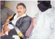  ?? FOTO: DPA ?? Abdullah Öcalan 1999 nach seiner Verhaftung in Kenia.