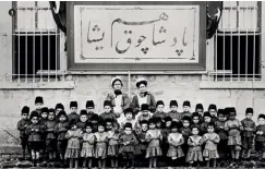  ??  ?? Darülaceze içindeki yetimhaned­e kalan çocukların bir kısmı. Some of the children at the orphanage in Darülaceze.