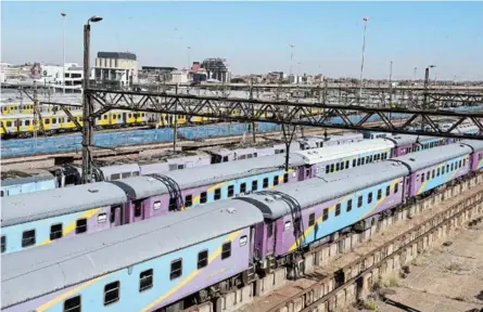  ?? /FREDDY MAVUNDLA ?? SA was once a country where people used trains to travel between Johannesbu­rg and their rural homes in Limpopo, Eastern Cape, Free State, KZN, etc and the neighbouri­ng countries.