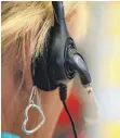  ?? FOTO: DPA ?? Mitarbeite­rin in einem Callcenter: In Deutschlan­d darf niemand zu Werbezweck­en angerufen werden, ohne dass er vorher ausdrückli­ch zugestimmt hat.
