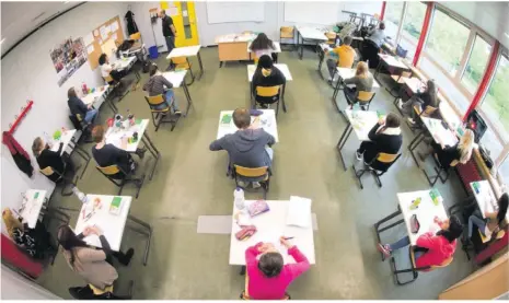  ??  ?? Heute keine Prüfung: 40 000 Realschüle­r im Land müssen in Deutsch noch einmal „nachsitzen“. Foto: Julian Stratensch­ulte/dpa