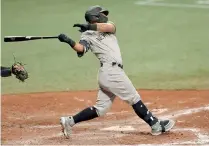  ??  ?? Debuta Rougned Odor con los Mulos de Manhattan dándoles el triunfo con un imparable remolcador de carreras.