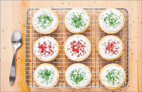  ?? AP PHOTO ?? These holiday cookies are sturdy enough to decorate yet tender enough to be worth eating.