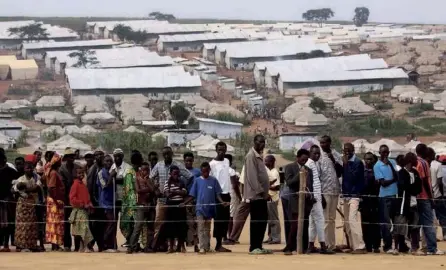  ??  ?? Camp de réfugiés burundais de Mahama au Rwanda.
