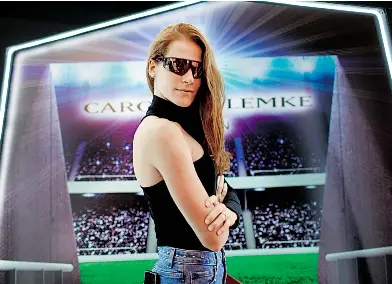 Lanzan colecci n de gafas al estilo Kim Kardashian PressReader