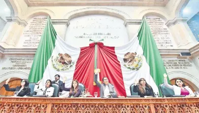  ??  ?? Hoy el pleno de la Cámara de Diputados local revisará la extensión de la Ley de Remuneraci­ones federal para aterrizarl­a.