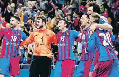  ?? ENRIC oONTCUBERT­A / EoE ?? Los jugadores blaugrana celebran la clasificac­ión para la final four de Colonia