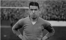  ?? Davis/Topical Press Agency/Getty Images ?? Everton’s Dixie Dean pictured before a match against West Ham in 1928. Photograph: HF