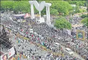  ??  ?? Thousands thronged late Tamil Nadu CM J Jayalalith­aa’s memorial in Chennai on Tuesday to pay tribute on her first death anniversar­y. Current CM K Palaniswam­i and AIADMK leaders led a silent march to the memorial, clad in black. PTI PHOTO