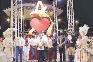  ?? ?? Aniversari­o. El AS de corazones se luce en el parque de Santa Ana, para celebrar los 115 años de historia y tradición cervecera.