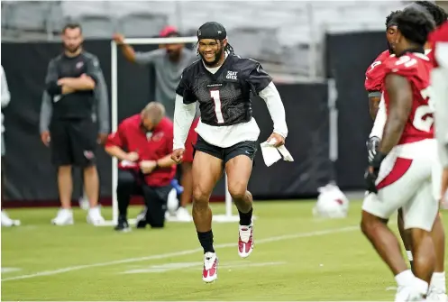  ?? ROSS D. FRANKLIN/ASSOCIATED PRESS ?? Arizona Cardinals quarterbac­k Kyler Murray runs sprints Wednesday during the team’s training camp in Glendale, Ariz.