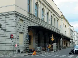  ??  ?? L’ex teatro Comunale di Corso Italia