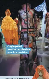  ??  ?? Vinyle peint, création exclusive pour l’exposition