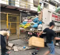  ??  ?? GARBAGE. The City’s garbage collectors stand to lose their honorarium due to budgetary considerat­ions, a memo from the Mayor’s Office said.