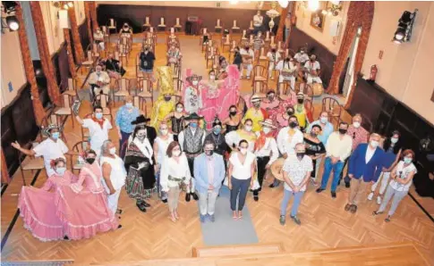  ?? // AYTO. ?? Los participan­tes en el festival llenaron de colorido el Gran Casino de Ciudad Real