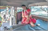  ?? HT PHOTO ?? A Covid-19 patient on oxygen support waits for admission amid shortage of beds, at a hospital, in New Delhi on April 22.