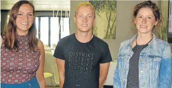  ?? Picture: LEBOGANG TLOU ?? IMAGINING A NEW PORT ALFRED: Hort Couture landscape designer and candidate landscape technologi­st Yvo Suijs, centre, with interns Lotte Embregts, left, and Nikki Steerneman