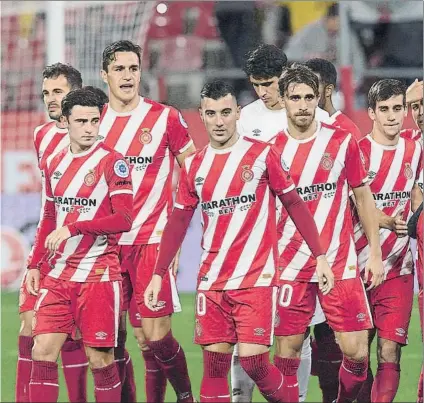  ?? FOTO: PUNTÍ ?? Los jugadores del Girona, en un lance del partido del sábado ante el Leganés, donde cumplieron 50 encuentros en la élite del fútbol