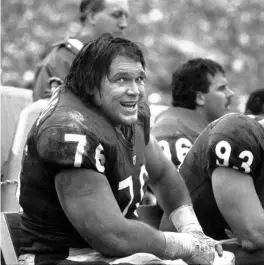  ?? CHICAGO TRIBUNE ?? Steve McMichael enjoys a respite on the Bears’ bench, circa 1991.