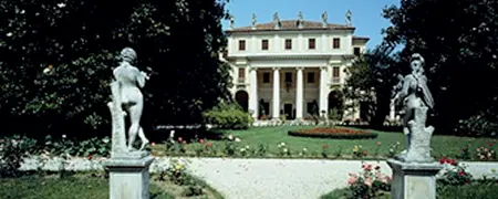 ??  ?? 1662 Villa Lampertico Conti Campagnolo, detta «La deliziosa» sorge a Montegalde­lla (foto tratta dal sito del Comune)