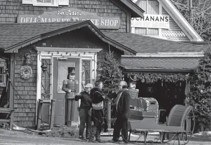  ?? RYAN TAPLIN ■ THE CHRONICLE HERALD ?? Filming on the movie Christmasl­and shut down parts of Main Street and Edgewater Street in Mahone Bay on April 30. There are two Christmas-themed movies currently being shot in Nova Scotia.