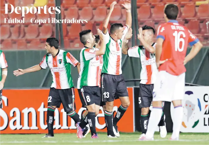  ?? FOTO: AGENCIAUNO ?? Los jugadores de Palestino celebran su gol.