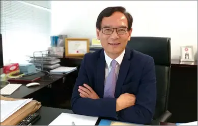  ?? JOSEPH LI / CHINA DAILY ?? Lawmaker Tony Tse Wai-chuen calls on Hong Kong society to support the Lantau Tomorrow Vision reclamatio­n plan.