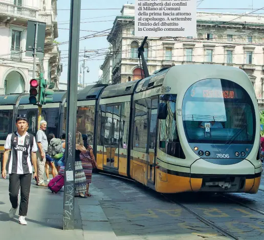  ?? (foto Gerace) ?? In tram Allo studio del Comune, dei sindaci dell’area metropolit­ana e dell’Agenzia di bacino il nuovo sistema di tariffe per il sistema di trasporto pubblico locale