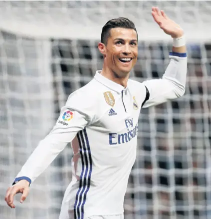  ??  ?? Cristiano Ronaldo već je četvrtu godinu zaredom prvi na France Footballov­oj listi najbogatij­ih nogometaša