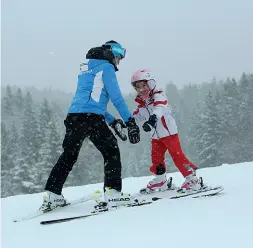  ??  ?? pista
Una sciatrice in erba nel comprensor­io di Folgaria