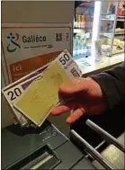  ??  ?? Le paiement en gallécos est accepté dans 250 commerces.