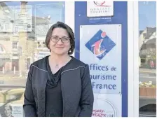  ??  ?? Émilie Gautreau, directrice adjointe en charge des ressources humaines et de la commercial­isation au sein de Dinan Cap Fréhel Tourisme.