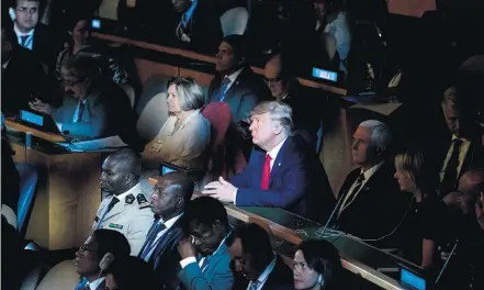  ?? EISELE / AFP) ?? Cerco político. Donald Trump durante debate sobre o clima na abertura da Assembleia-Geral da ONU, em Nova York