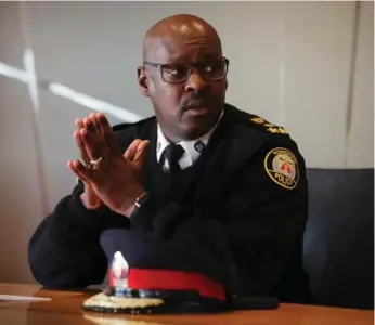  ?? STEVE RUSSELL/TORONTO STAR ?? Toronto police Chief Mark Saunders will receive a kidney from his wife, Stacey Saunders, on Monday.