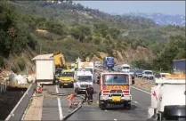  ?? (Photo Sébastien Botella) ?? Depuis le début des vacances scolaires, les accidents de la route se sont multipliés sur les routes du départemen­t. Hier, un motard s’est tué à Bormes-les-Mimosas.