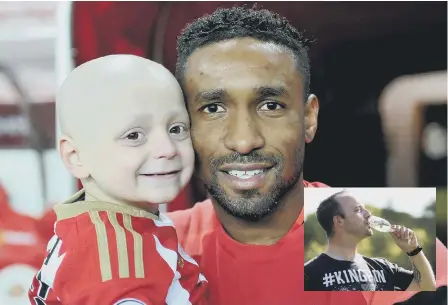  ??  ?? Former Sunderland player Jermain Defoe with Bradley Lowery and, inset, Kenny Ashton after winning the £1million on a scratchcar­d.