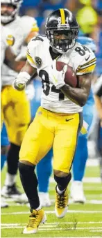  ?? THE ASSOCIATED PRESS ?? Antonio Brown leads the Steelers with 60 receptions for 882 yards this season.