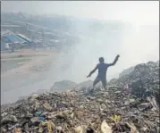  ?? RAVI CHOUDHARY/ HT PHOTO ?? A majority of ragpickers have to brave unhygienic conditions daily to collect waste from the Ghazipur landfill.