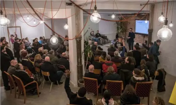  ?? FOTO PATRICK DE ROO ?? De buurt rond de Aropsite is niet tevreden met de nieuwbouwp­lannen zoals die nu op tafel liggen. “Het aantal wagens in de mobiliteit­sstudie is zwaar onderschat. Wij geloven dat de druk op de buurt zal toenemen, en we hebben al te maken met...