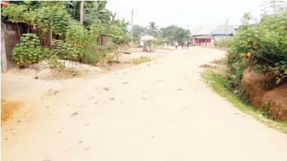  ??  ?? The popular High tension Lane in Oyigbo is deserted immediatel­y it’s 7.00pm