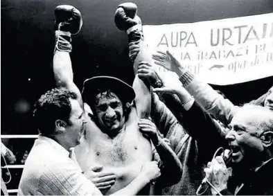  ?? ANTONIO F. NAVAS ?? José Manuel Ibar ‘Urtain’, tras vencer un combate en 1971.