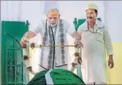  ?? PTI ?? Prime Minister Narendra Modi offers a 'chadar' at the Sant Kabir Mazaar in Maghar, Sant Kabir Nagar district, UP on Thursday.