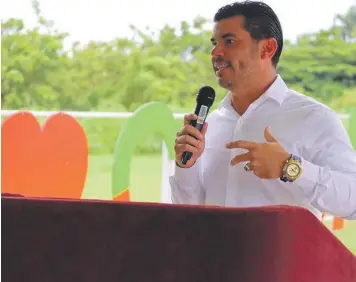  ?? / SUMINISTRA­DA ?? Reacción. Samuel Rivera Báez, alcalde de Ceiba, dijo que el plan es ecoturísti­co.
Agustín Criollo