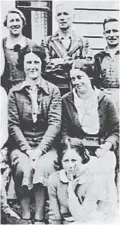  ?? PHOTO: SUPPLIED ?? Tragic death . . . Grace Low (right), pictured sitting beside her mother, died in the Seacliff Mental Hospital fire.