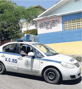  ?? JERMAINE BARNABY ?? Police on vehicle patrol in Glendevon, St James.