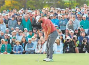  ?? // REUTERS ?? Rahm enfila un hoyo en la última jornada del Masters de Augusta