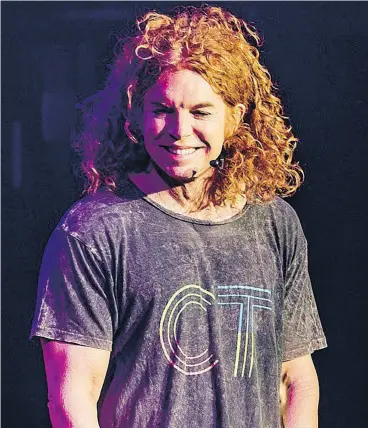  ?? ROGER KISBY / THE NEW YORK TIMES FILES ?? Carrot Top receives little attention from critics, talk show bookers or Netflix executives despite playing sold-out shows at the Luxor Hotel in Las Vegas for 13 years.