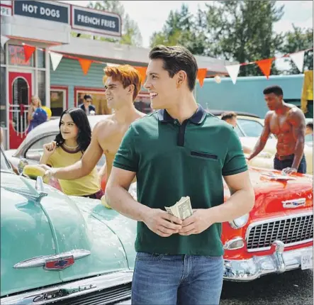  ?? Colin Bentley The CW ?? CW’S “RIVERDALE” has spawned a boomlet of teen television shows that incorporat­e period styling, moody plots and mordant wit.