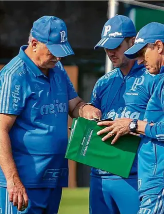  ?? Guilherme Rodrigues/Futura Press/Folhapress ?? Luiz Felipe Scolari planeja treino antes da semifinal